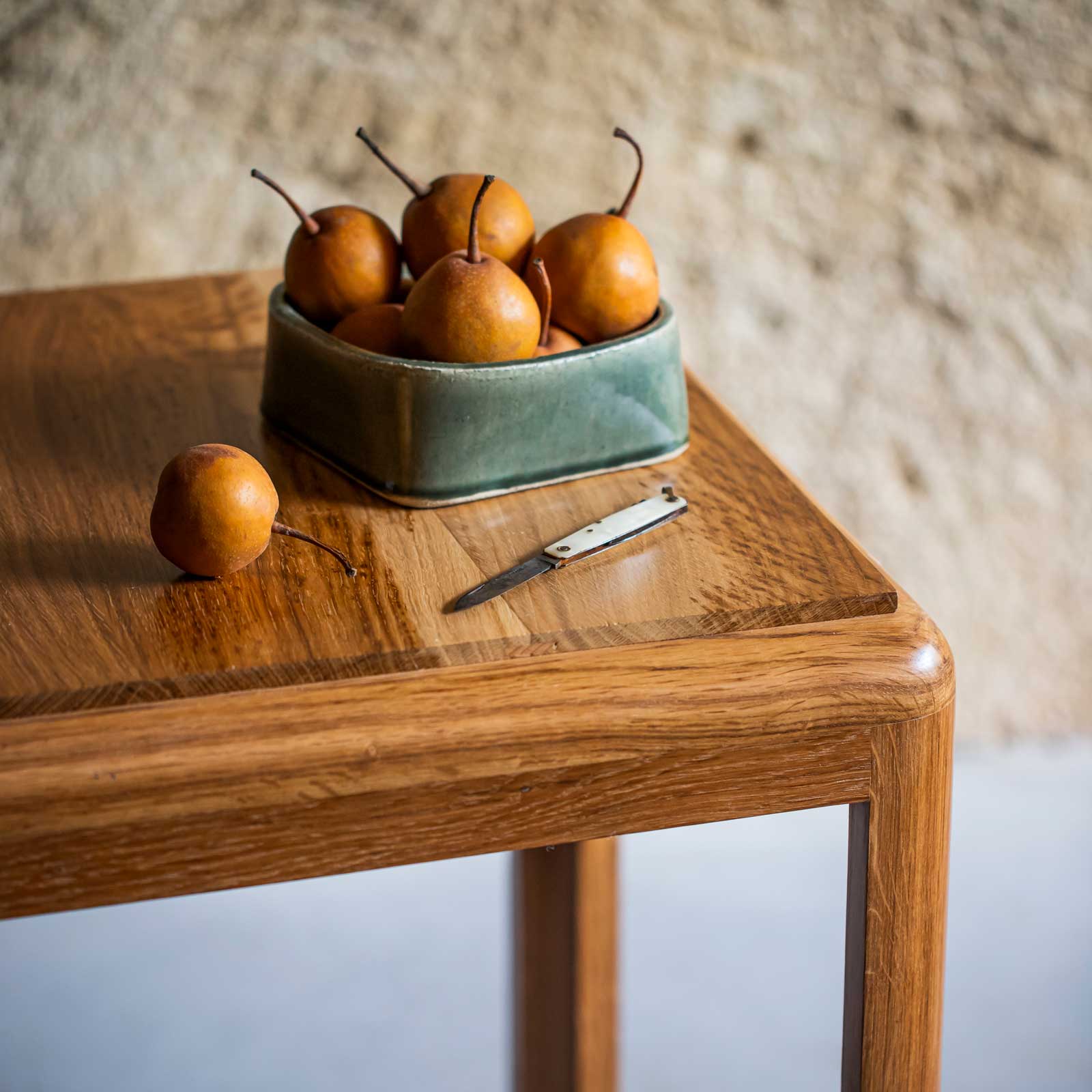 Claire-Salin-19 table en chêne décoration