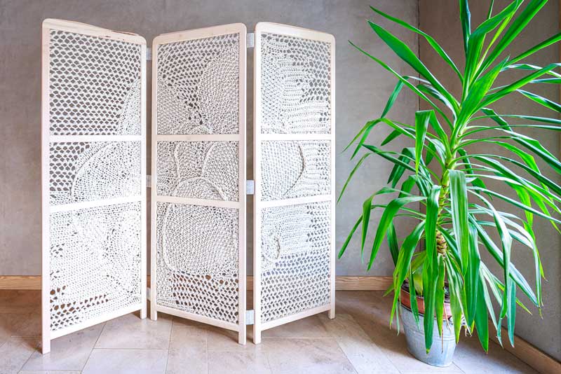 raffinement proportions, finitions, choix des bois, accords colorés