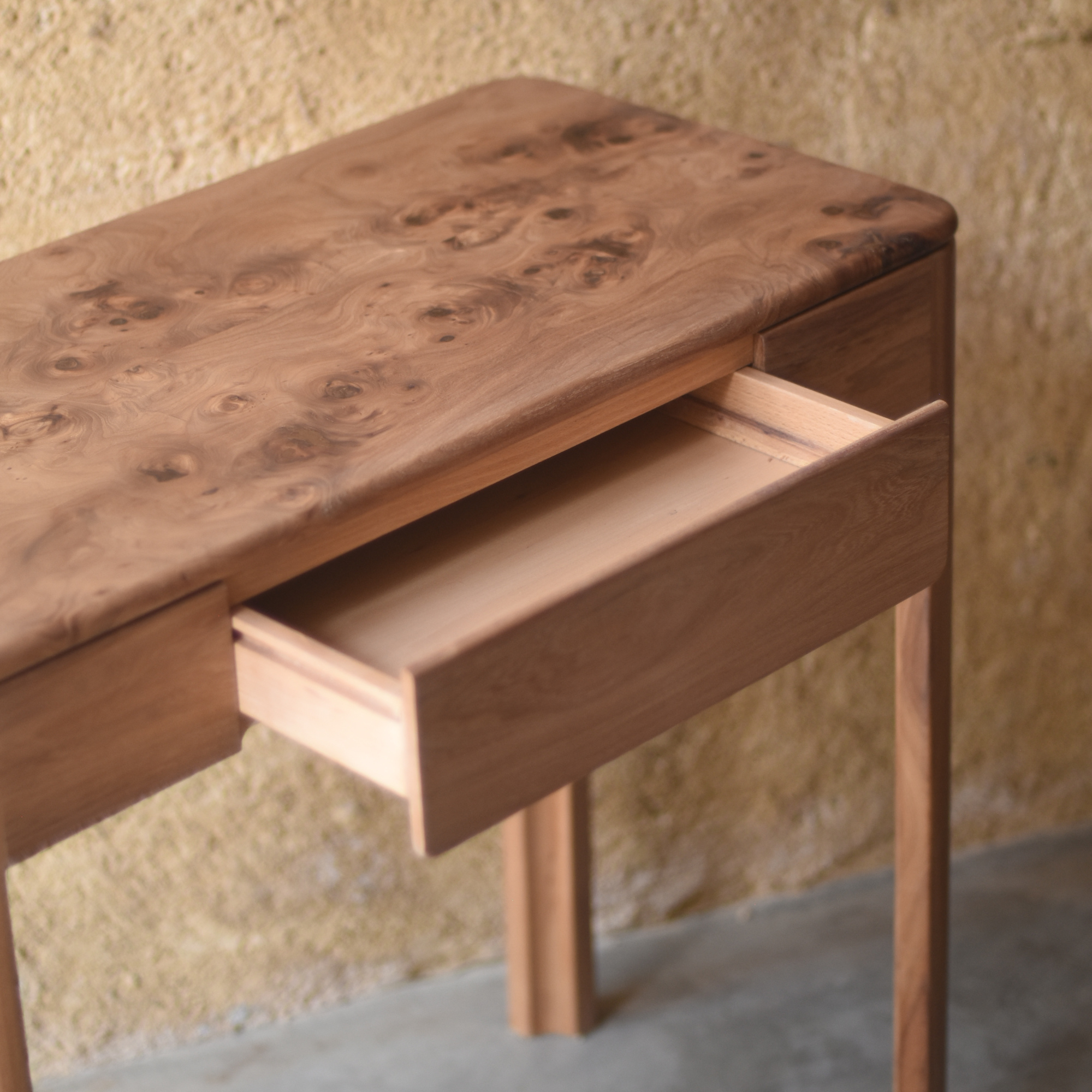 bureau à tiroir en bois contemporain design artisanal